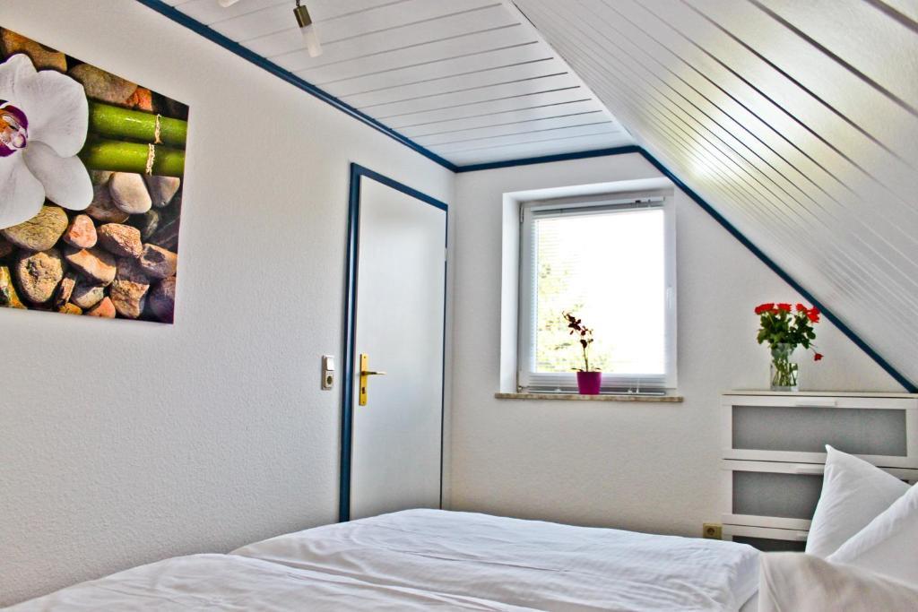 Hotel Hof Kranichstein Kluis Habitación foto